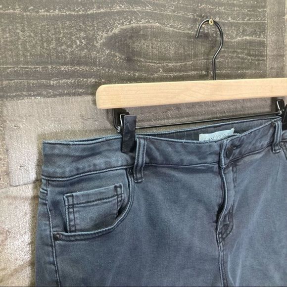 Lane Bryant High Rise Essential Stretch Girlfriend Shorts - Picture 3 of 9